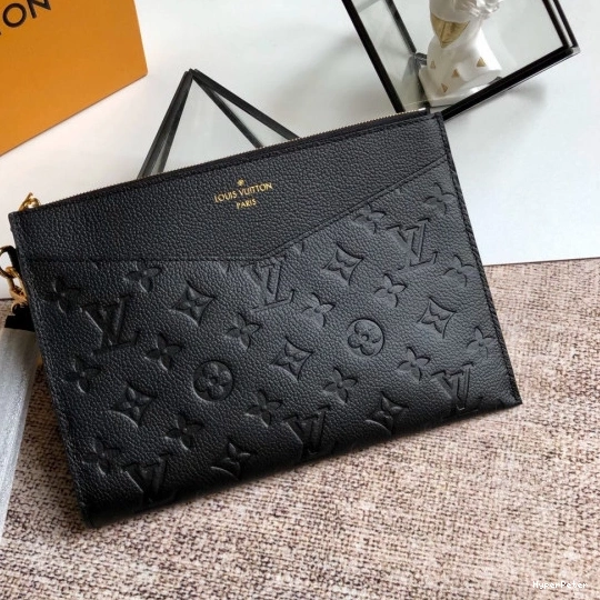 MM POCHETTE VUITTON MÉLANIE LOUIS 0805
